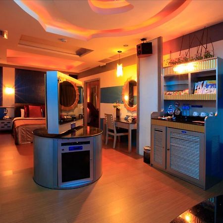 Pgs Motel Кийлунг Екстериор снимка