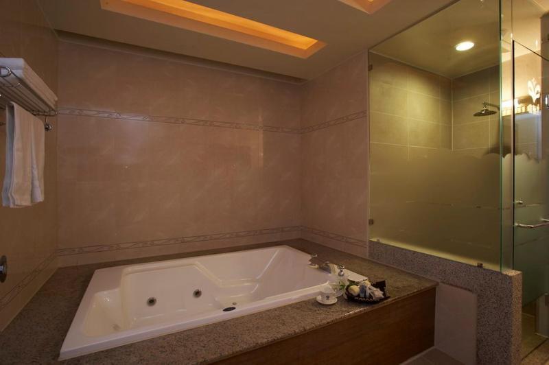 Pgs Motel Кийлунг Екстериор снимка