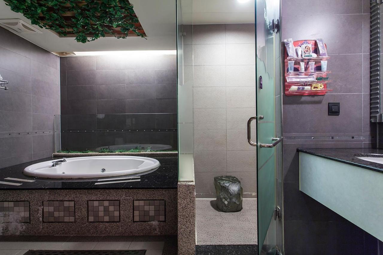 Pgs Motel Кийлунг Екстериор снимка