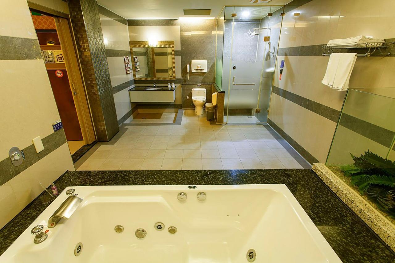 Pgs Motel Кийлунг Екстериор снимка